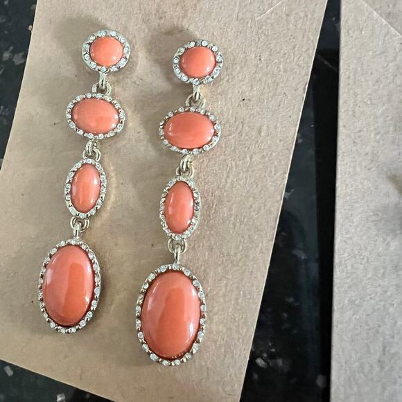 Six pairs of vibrant versatile acrylic and jewel dangle and post earrings - Picture 7 of 12